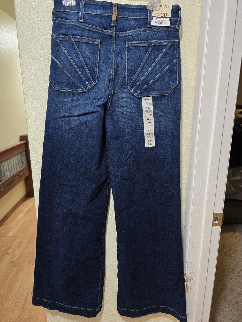 Ariat High-Rise Wide Leg Jeans in Dark Blue - Picture 2 of 5